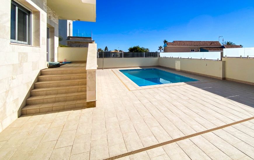 Sale - Villa - La Zenia