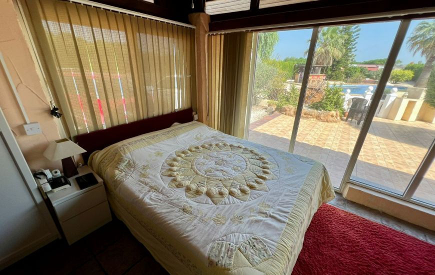 Sale - Villa with annex - Dolores