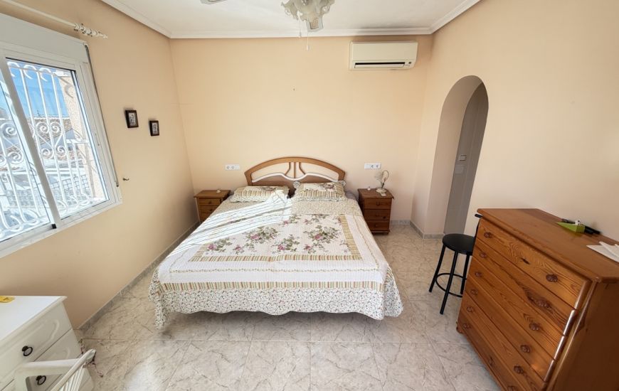 Sale - Villa - Villamartin