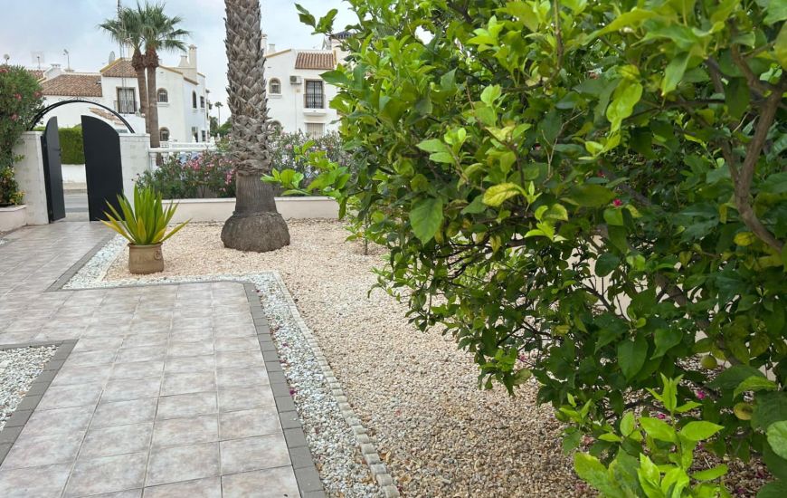 Sale - Villa - Villamartin