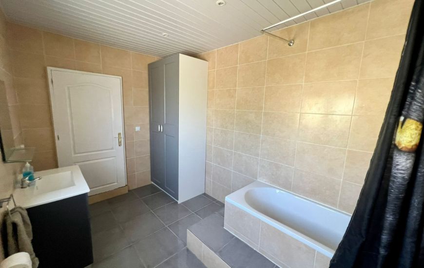 Sale - Villa with annex - Dolores