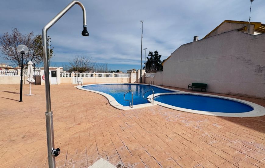 Sale - Townhouse - Daya Nueva