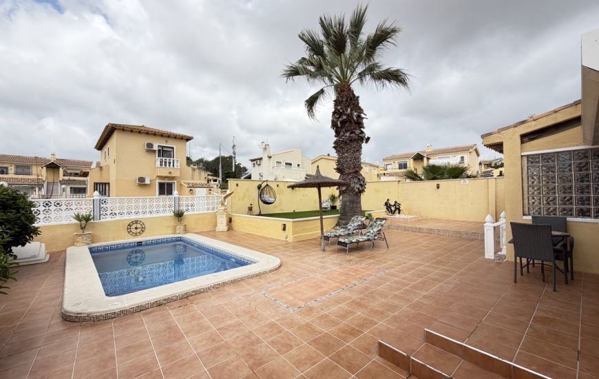 Sale - Villa - Villamartin