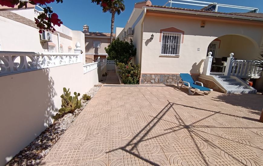 Sale - Half Vrijstaand Huis - Ciudad Quesada