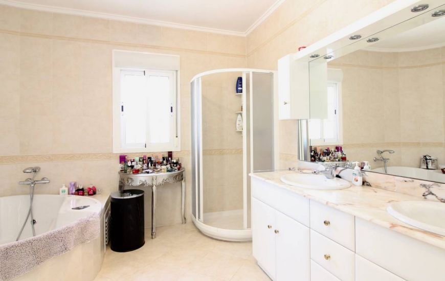 Sale - Villa - Daya Nueva