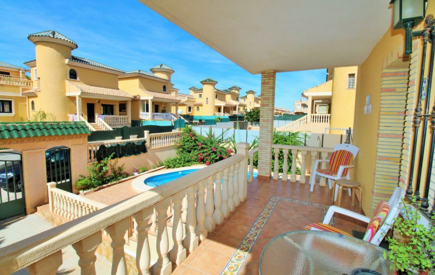 Sale - Villa - Villamartin