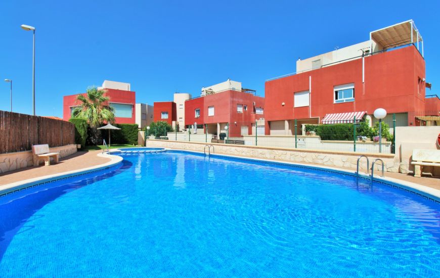 Sale - Rijtjeshuis - Villamartin