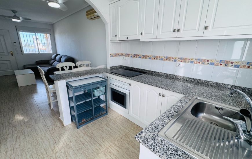 Sale - Townhouse - Daya Nueva