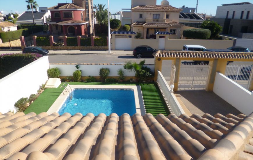 Sale - Villa - La Zenia