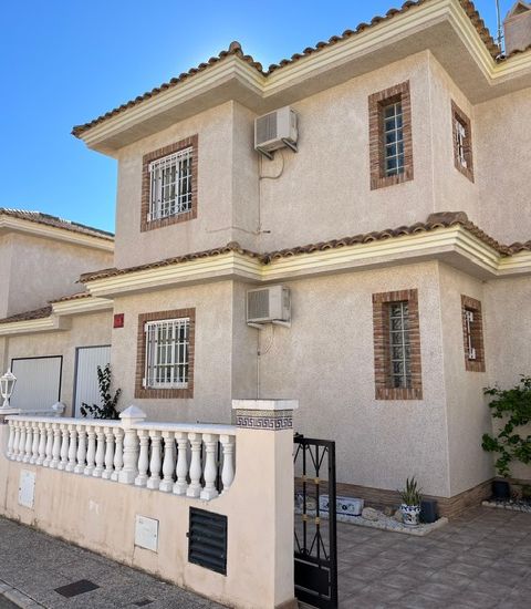 Sale - Villa - Villamartin