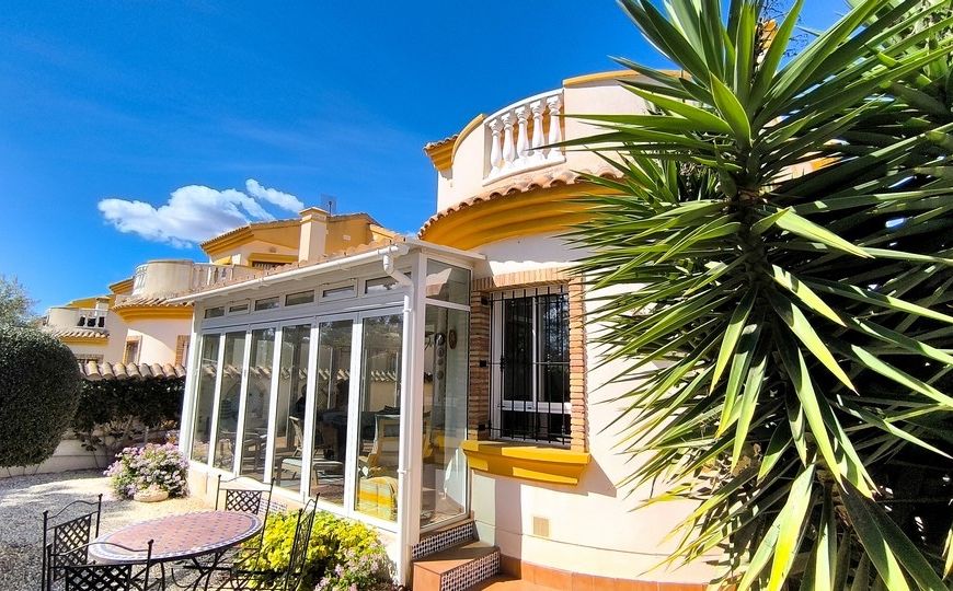 Sale - Villa - El Raso