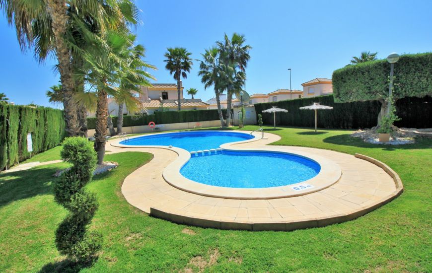 Sale - Rijtjeshuis - Villamartin