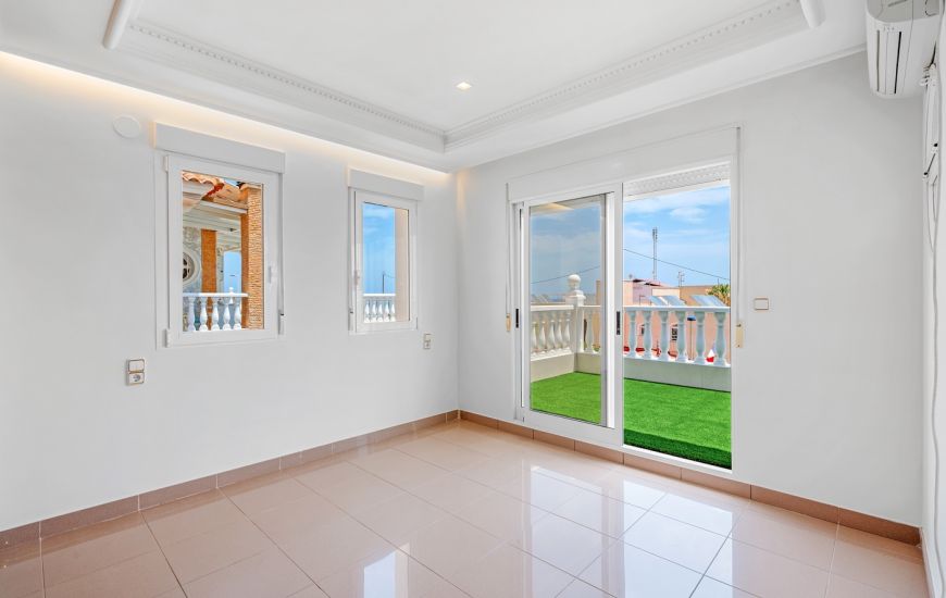 Sale - Villa - Torrevieja