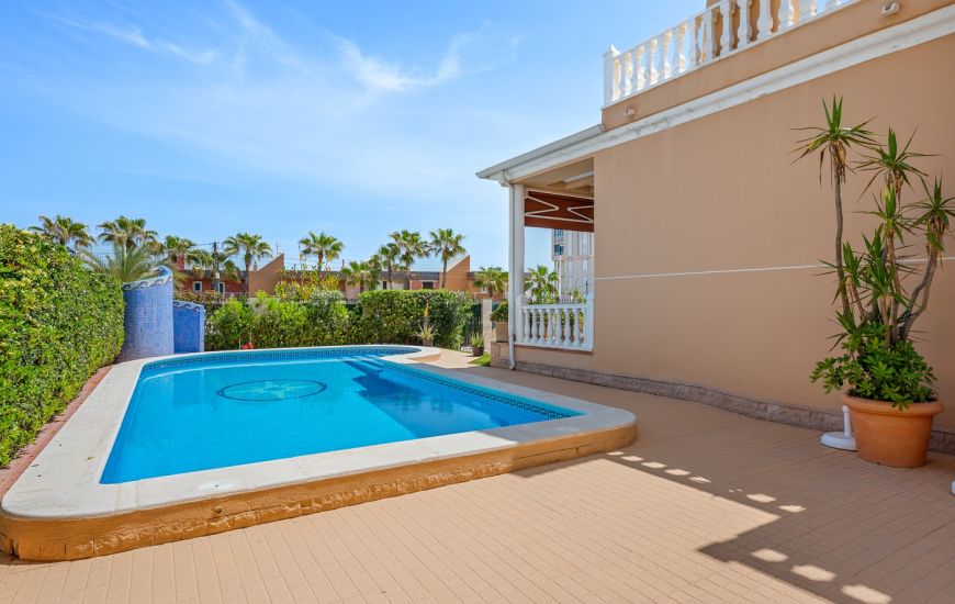 Sale - Villa - Torrevieja