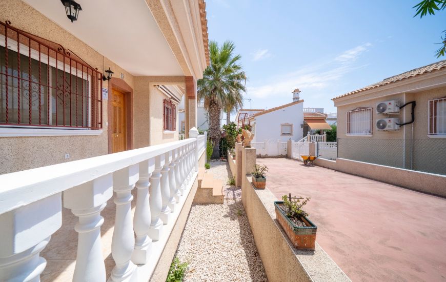 Sale - Villa - Algorfa