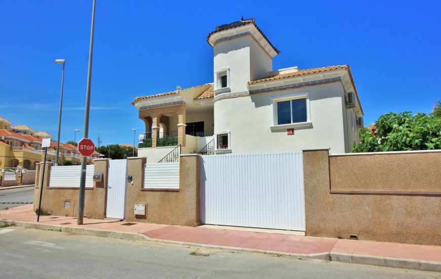 Venta - Villa - Villamartin