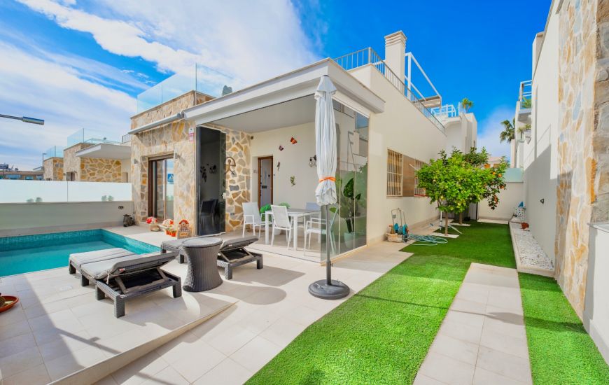 Sale - Villa - Ciudad Quesada