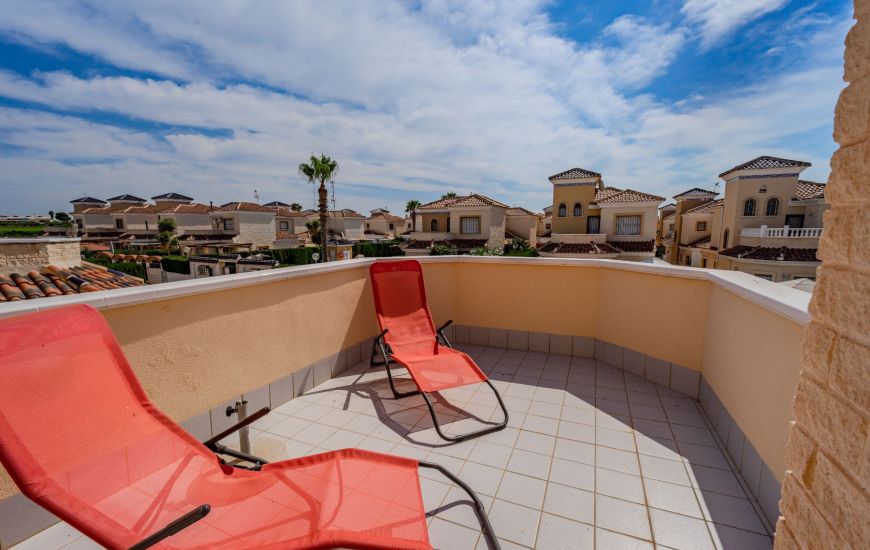 Sale - Villa - El Raso