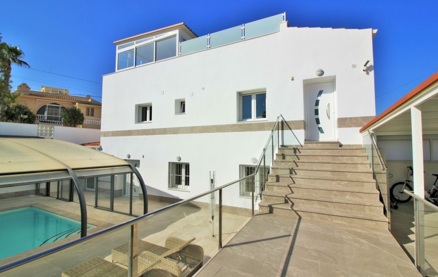 Sale - Villa - Villamartin