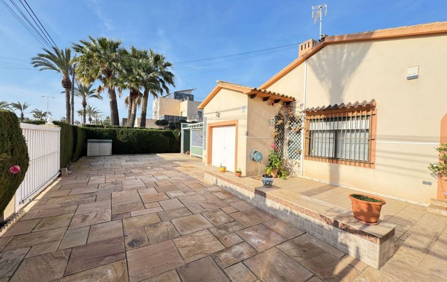 Sale - Villa - Cabo Roig
