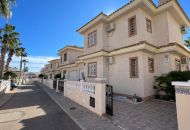 Sale - Villa - Villamartin