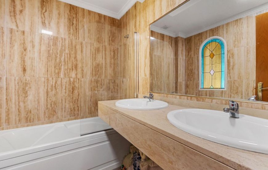 Sale - Villa - Villamartin