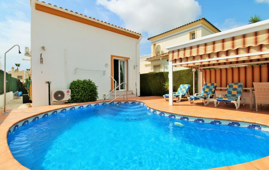Sale - Villa - Villamartin