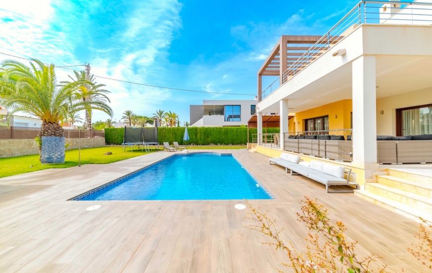 Sale - Villa - Cabo Roig