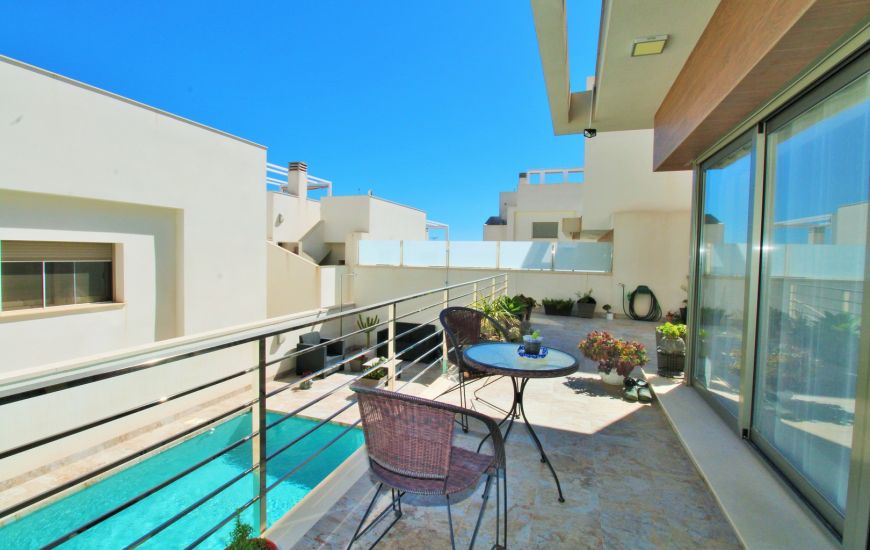 Sale - Villa - Villamartin