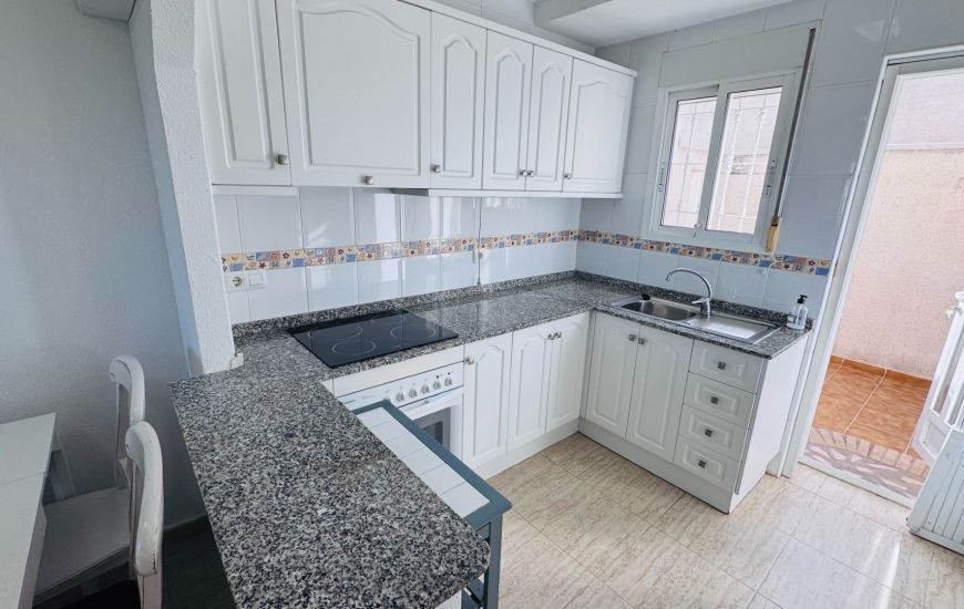 Sale - Townhouse - Daya Nueva