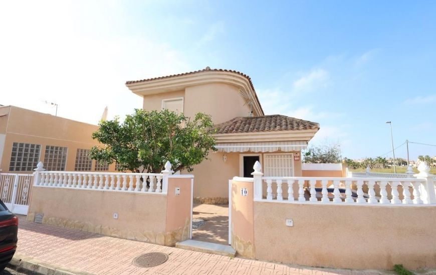 Venta - Villa - Torrevieja