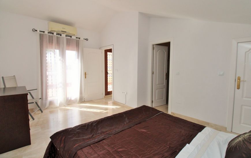Sale - Rijtjeshuis - Villamartin