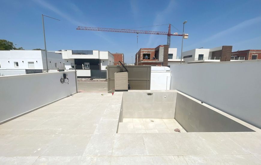 Sale - Semi Detached - Daya Nueva