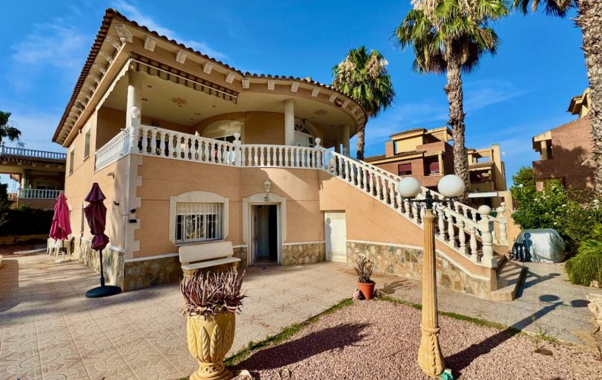 Sale - Villa - Benferri