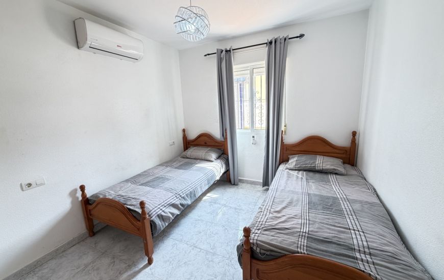 Sale - Villa - Villamartin