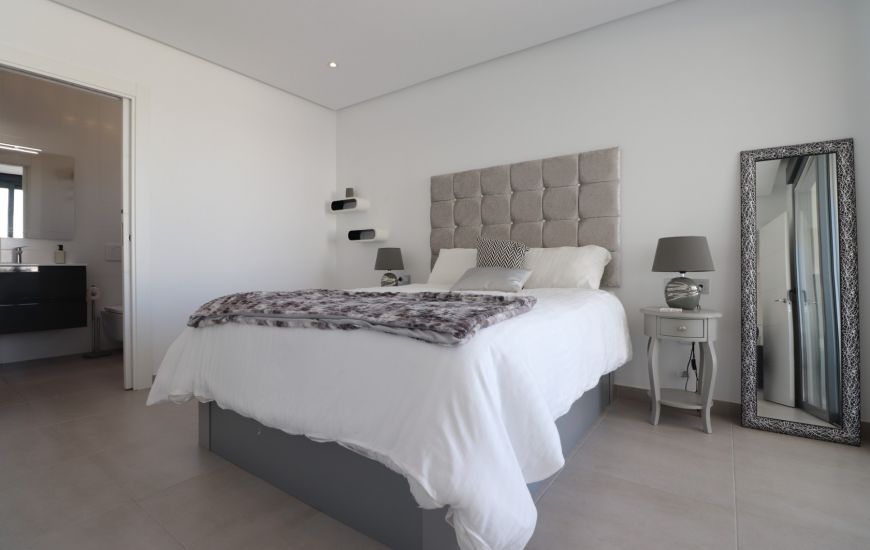 Sale - Villa - Benimar