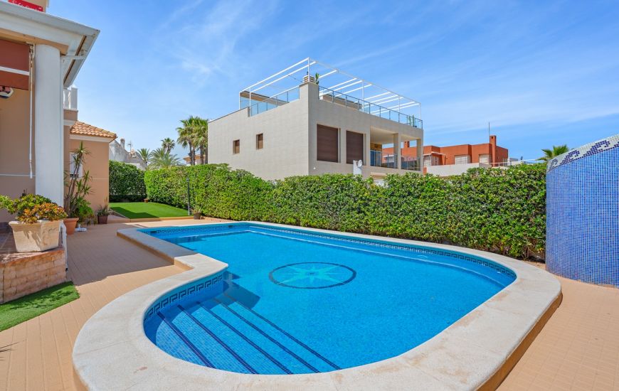 Sale - Villa - Torrevieja