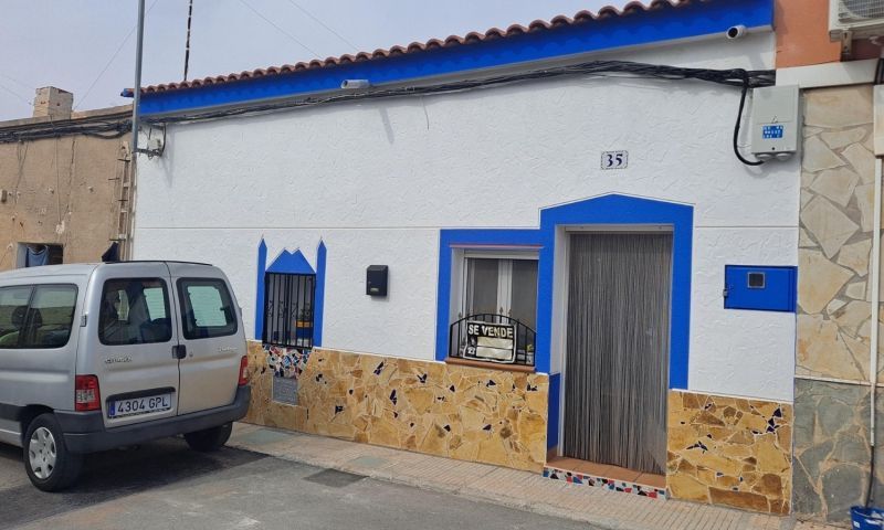Sale - Villa - Hondón de las Nieves