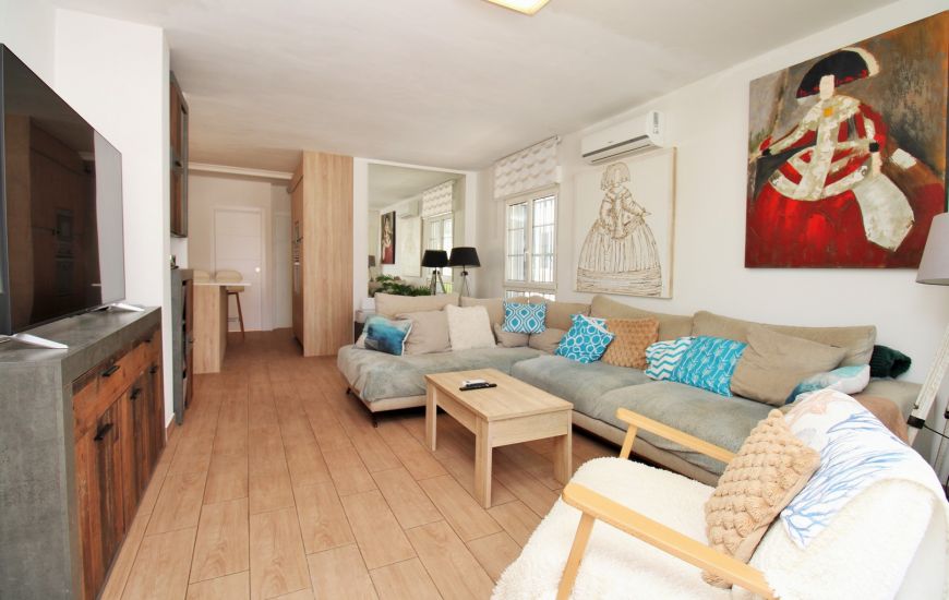 Sale - Villa - Villamartin