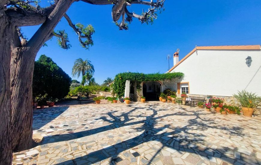 Sale - Masia - La Marina