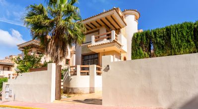 Villa - Sale - Villamartin - Villamartin