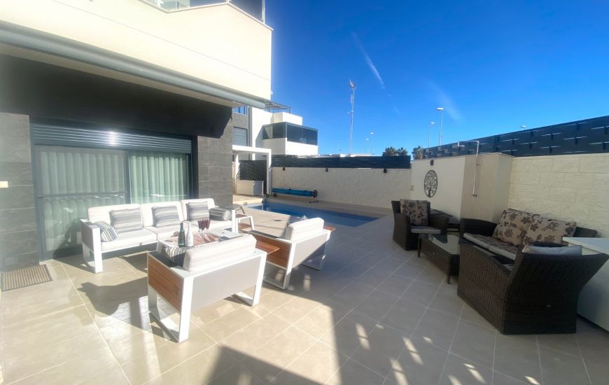 Sale - Half Vrijstaand Huis - Ciudad Quesada