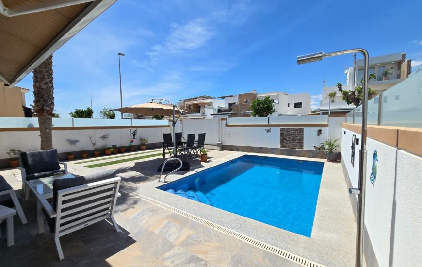 Sale - Villa * - Pilar de la Horadada *
