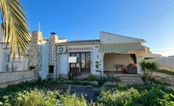 Villa - Sale - Torrevieja - Torrevieja