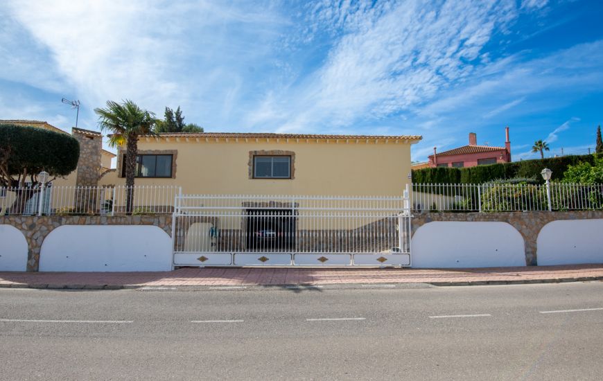 Sale - Villa - Algorfa