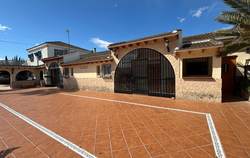 Sale - Country Property - Sax