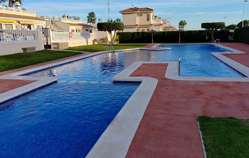 Sale - Villa - Villamartin