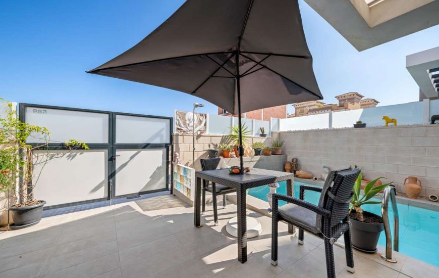 Sale - Villa - Villamartin